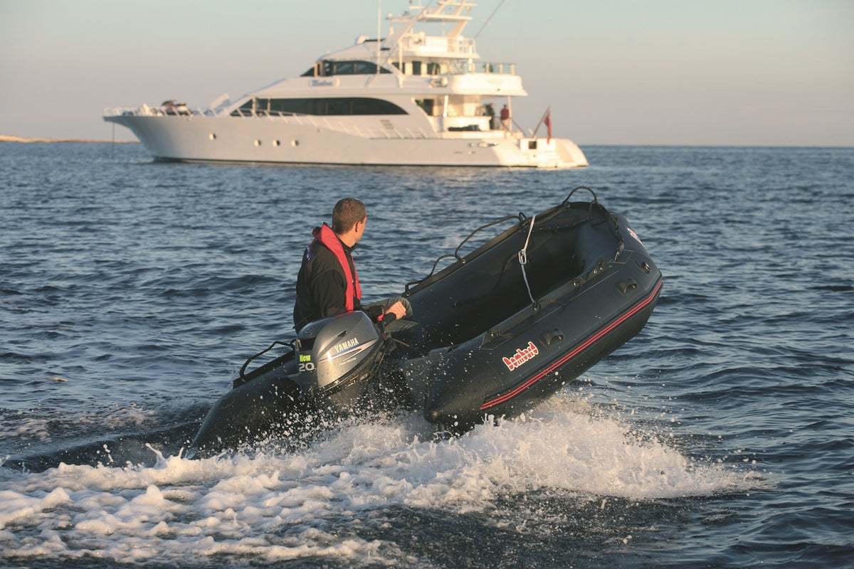 Bombard Commando C3 - rubberboot met deelbare houten kiel en aluminium vlonderdelen